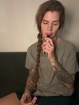 EmiliaCatalina Chat XXX in diretta