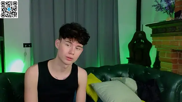 Cute_Mike Chat XXX live