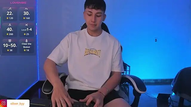 oliver_kyy Live XXX Chat