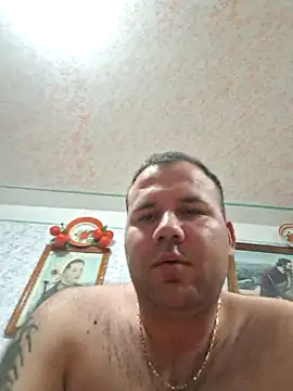 Tataurs 在線直播表演