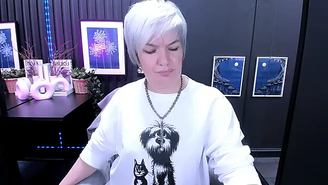 CarmenSoftのライブXXXチャット