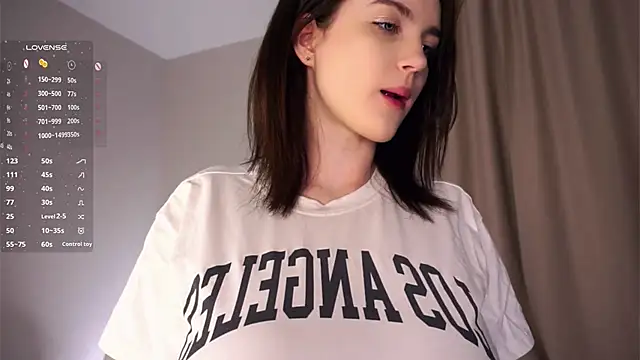 EffieHenri's Live XXX Chat