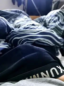 Daddy_leo2345: διαδικτυακό σόου στην κάμερα