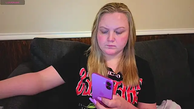 PhatAssBlondのライブXXXチャット