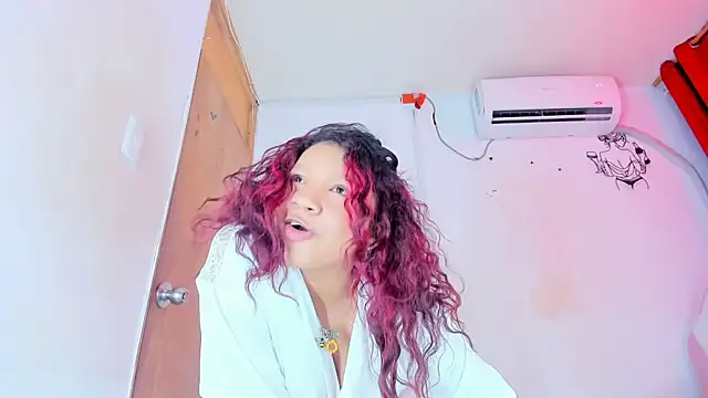 Emily_Coper18 Chat XXX in diretta