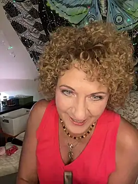 SuzyCatzz Live XXX Chat