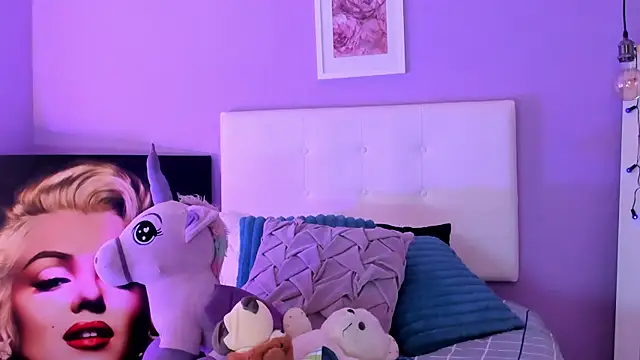 Czat XXX na żywo – Charlotte11-11