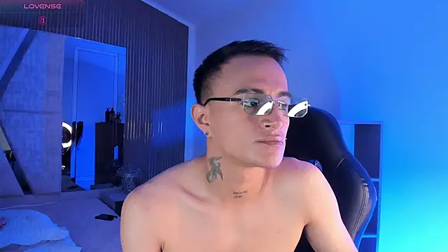 LiamDeepのライブXXXチャット