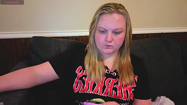 PhatAssBlond: вебкам-шоу