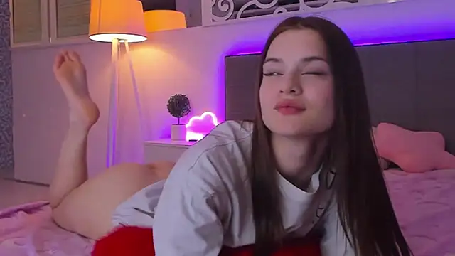 LuisaClover Chat XXX in diretta