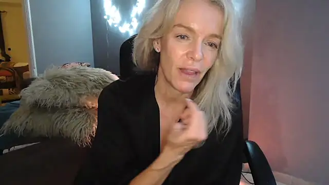 Živý XXX chat LadyMissNipsnLips