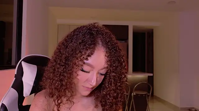 Chat XXX en directo de ChloeMoreti