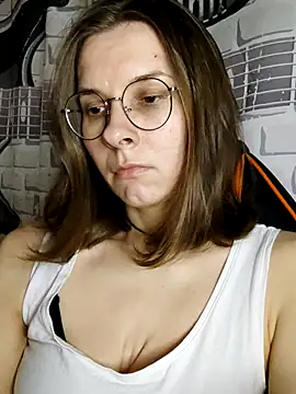 Chat +18 de Aashikalaa ao vivo