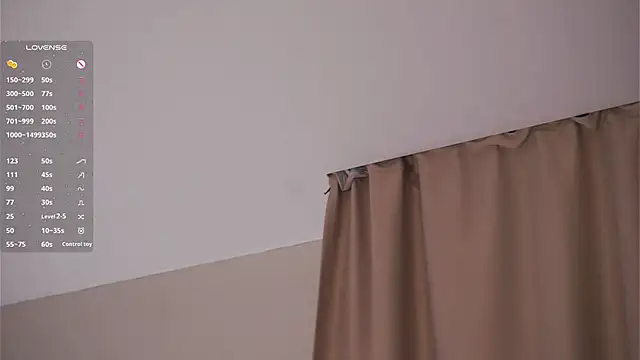 EffieHenri – Naživo XXX chat