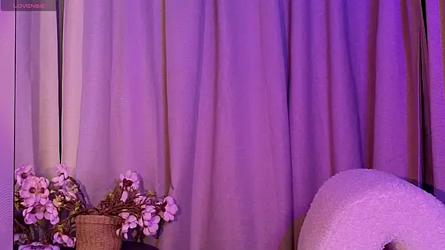 Chatroom XXX en direct de NicoleLuxe