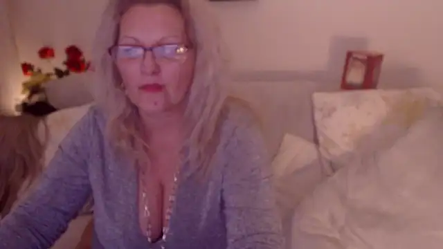 Divineblond Live XXX-chat