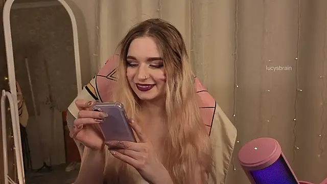 lucylucious Live XXX Chat