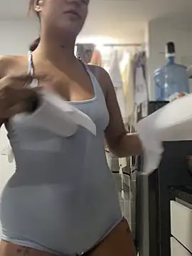 Kaily_Sweet16 Adlı Modelin Canlı XXX Sohbeti