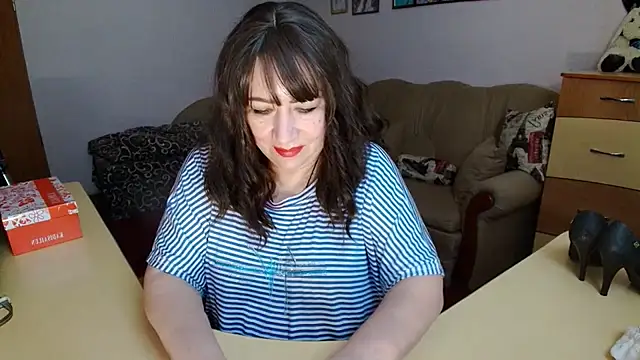 Lucretia_Goldi_: онлайн-секс-чат