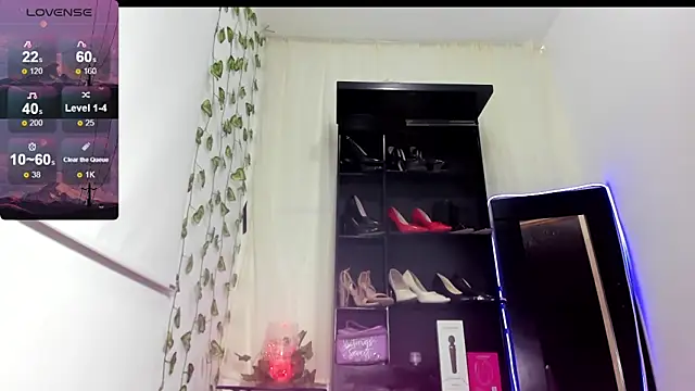 Chat +18 de ReyleDoll ao vivo