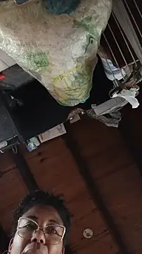 Chat +18 de ChanneldelaCroix ao vivo