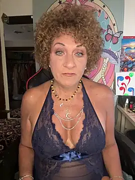 Czat XXX na żywo – SuzyCatzz