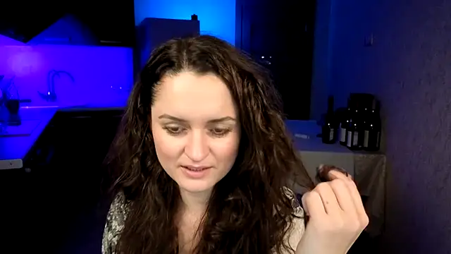 XXX chat uživo modela Cerann1