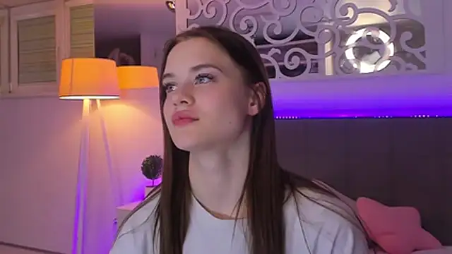 LuisaClover: онлайн-секс-чат