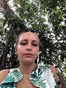 emma4xxx élő XXX-chatje