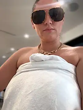 lovely_beast live XXX chat