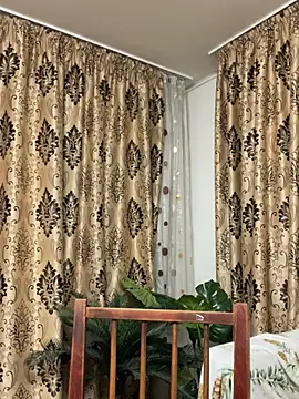 NadiraNoor live XXX chat