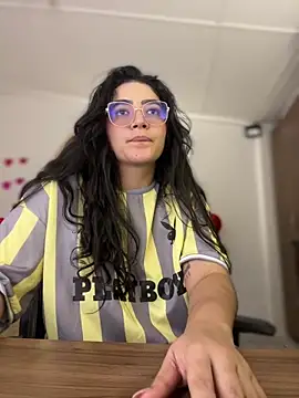 Lia_flowers 即時 XXX 聊天