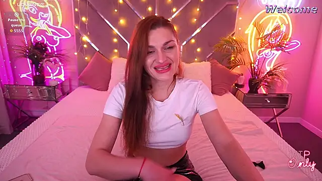 EllaGoldenn's Live XXX Chat