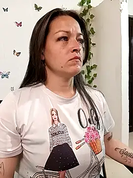 Chat +18 de Ivanna_Greey1 ao vivo