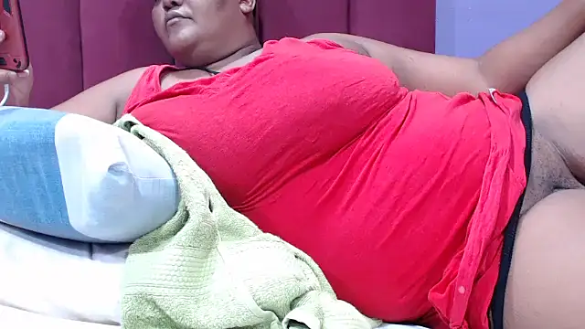 GiantTittts – Naživo XXX chat