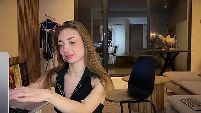 Joliennen Live XXX chat