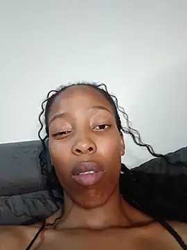 MsParisSmith Chat XXX live