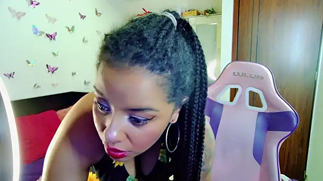 Naasha_ লাইভ XXX চ্যাট