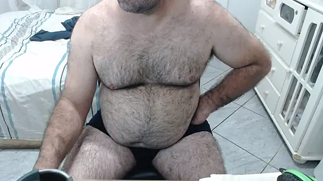 MysterBearMGn Webbikameraesitys