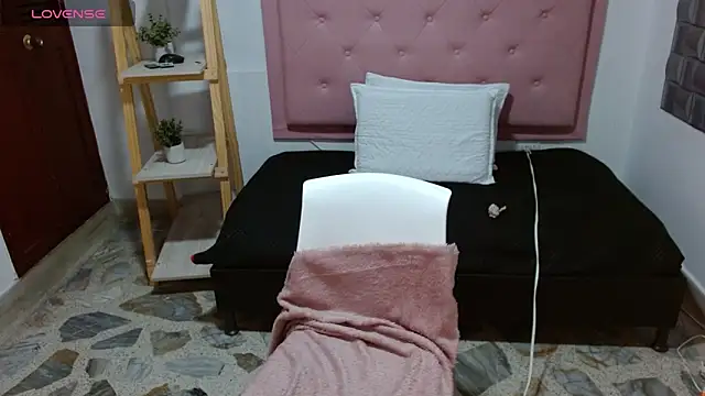 Brenda__222's Live XXX Chat