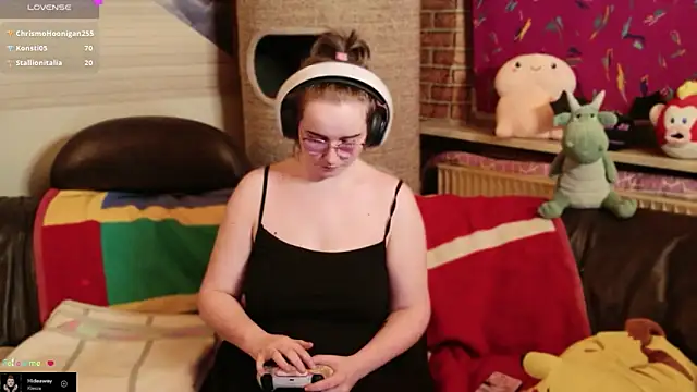 GamerGirl_Eve Pertunjukan Webcam