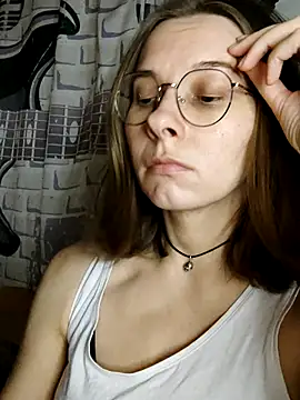 XXX chat uživo modela Aashikalaa