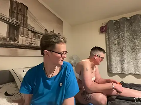 Curvy-Jinx Live XXX Chat