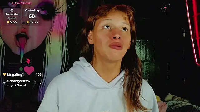 Summer_XO Show in webcam