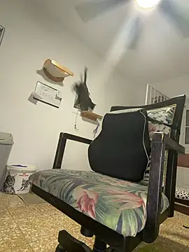 Chat +18 de poppergirl69 ao vivo