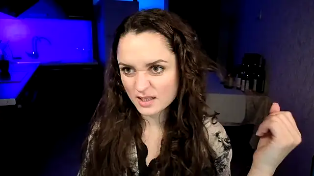 Chat +18 de Cerann1 ao vivo