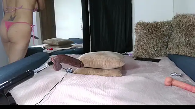 Carla-Bonny18 Live XXX-chat