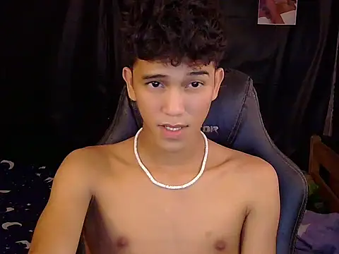 hugekenbigcock webkamerás műsora