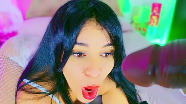 CharlootteEvans live XXX chat