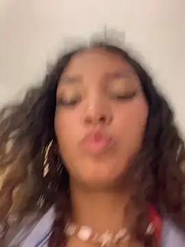 PrettyHamaica webcam show